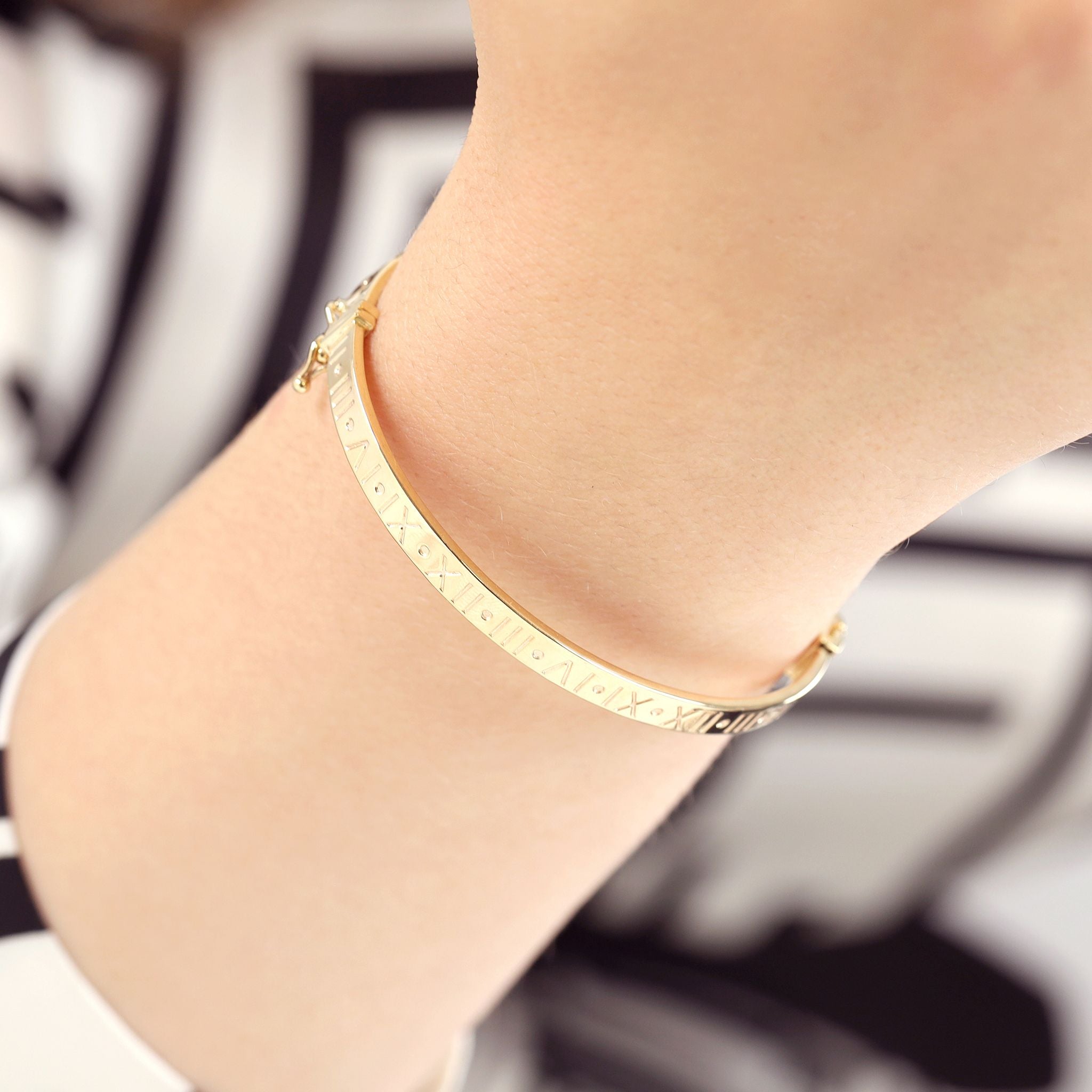 9ct Yellow Gold Greek Style Bangle