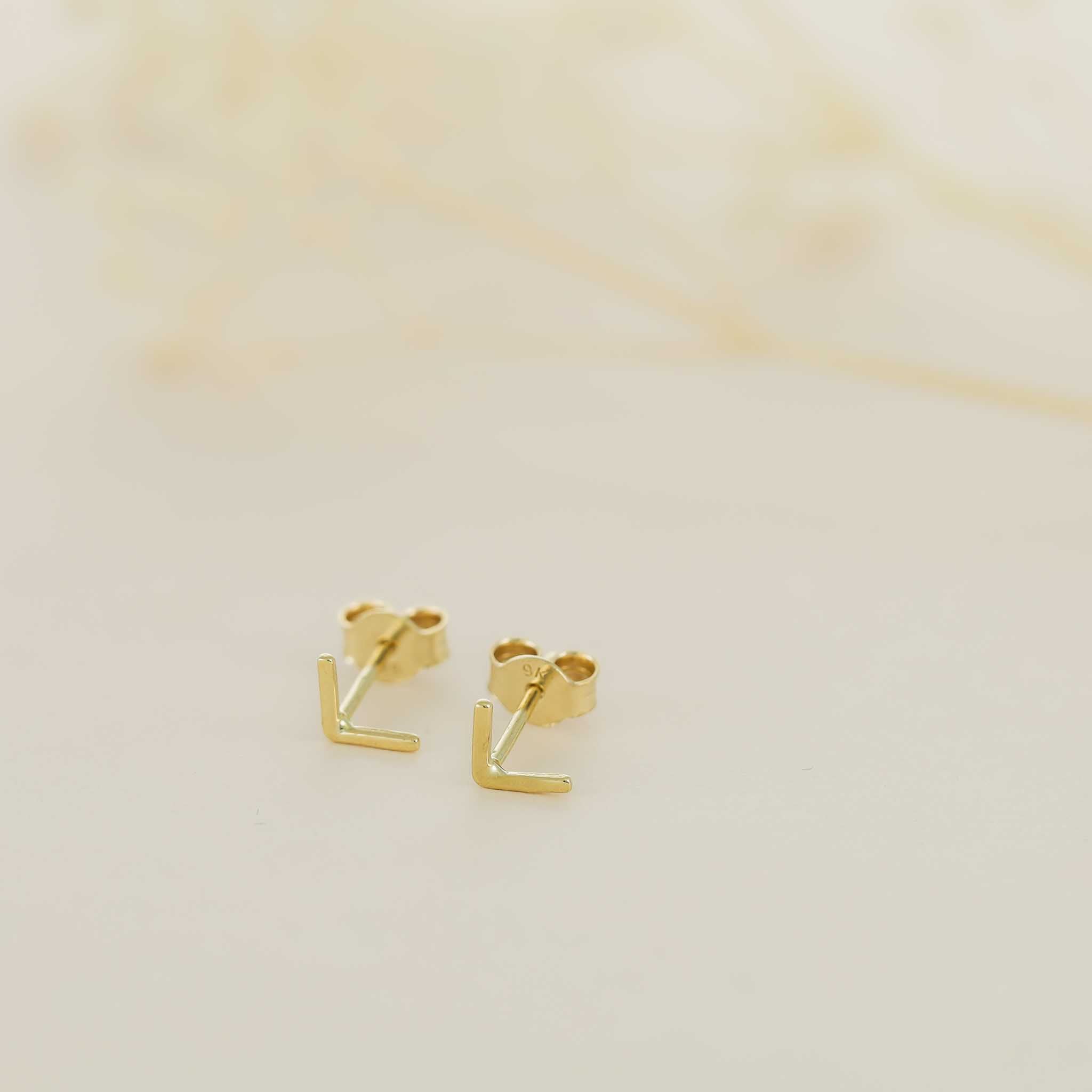 9ct Yellow Gold Studs Letter V