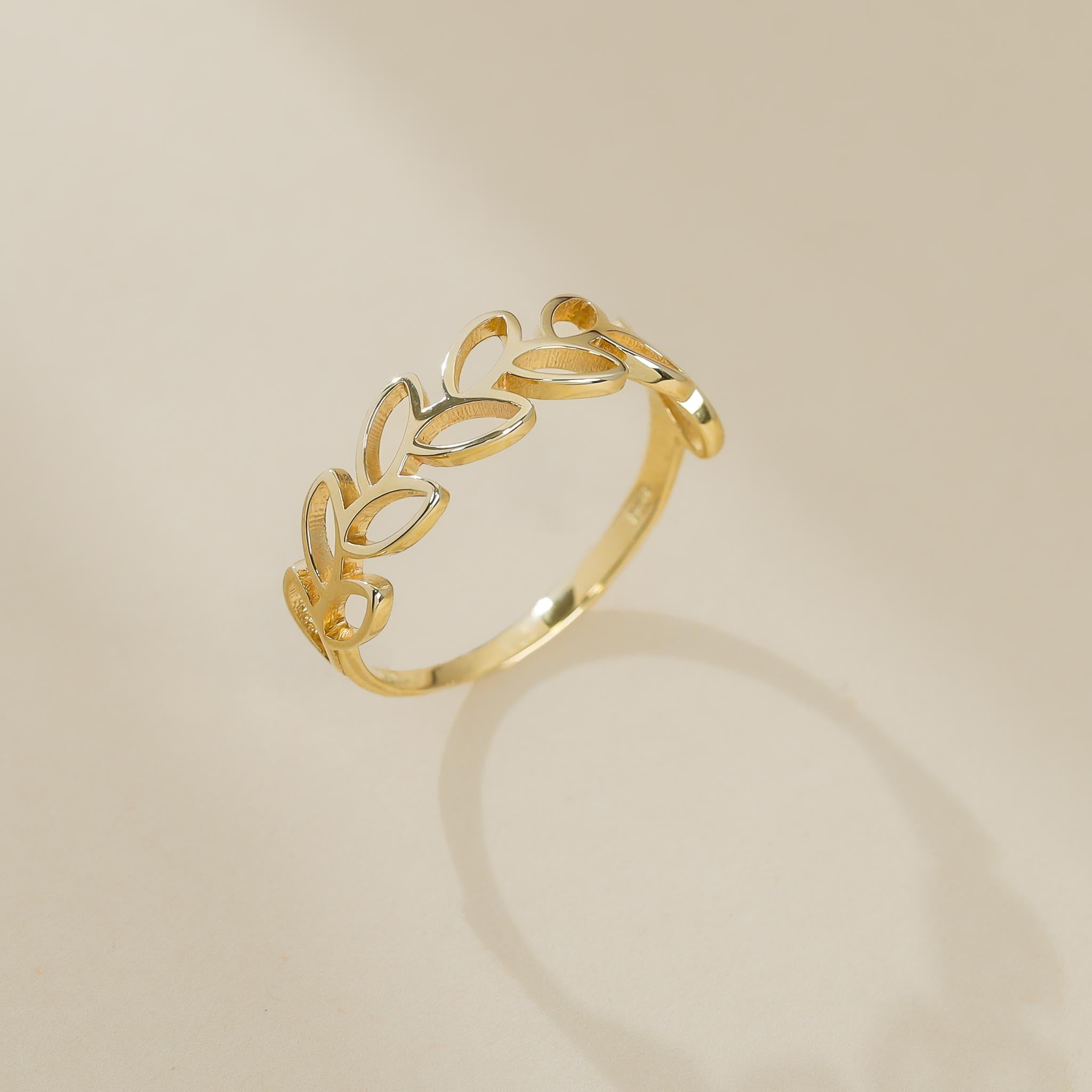 9ct Yellow Gold Leaf Design Ring