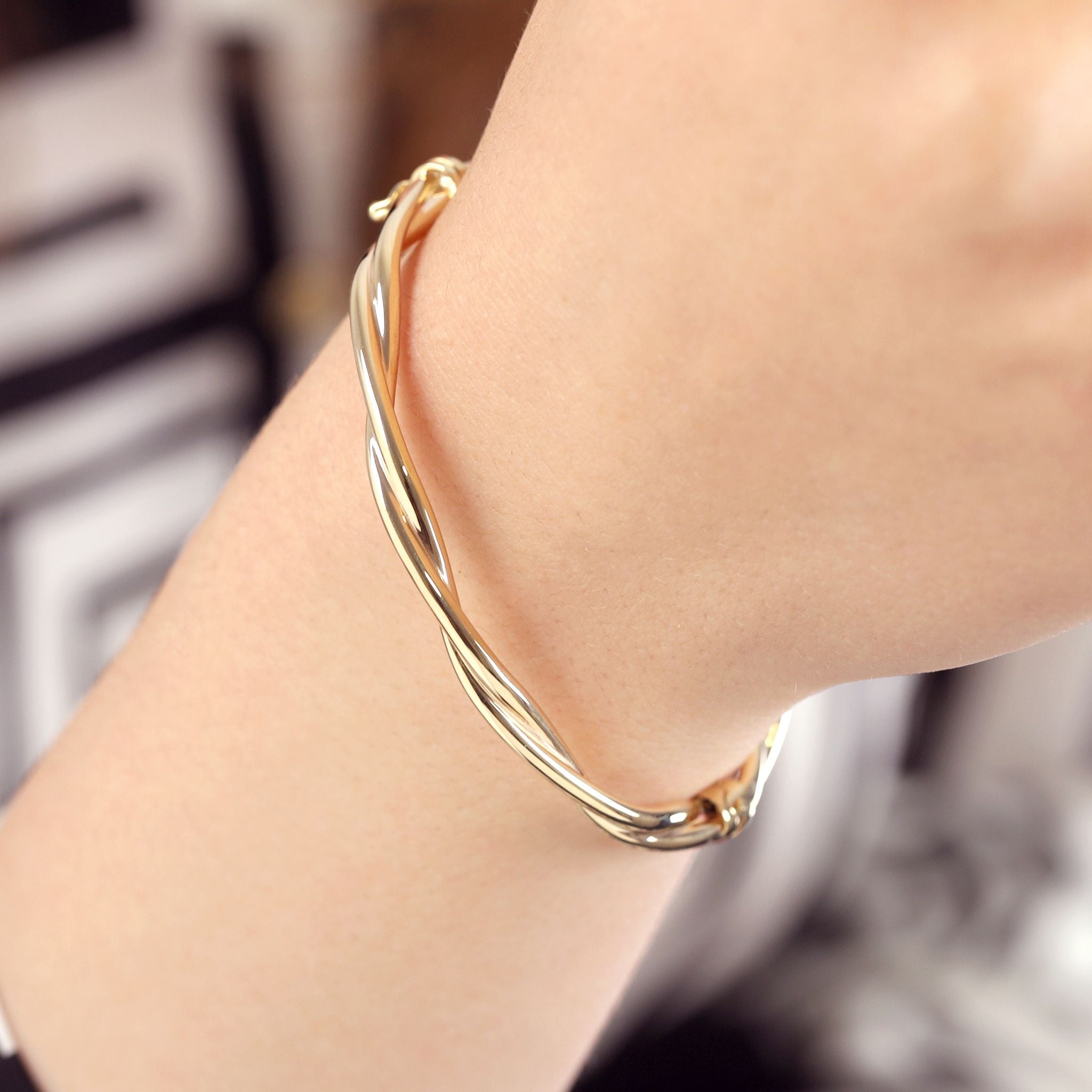 9ct Yellow Gold Twisted Bangle