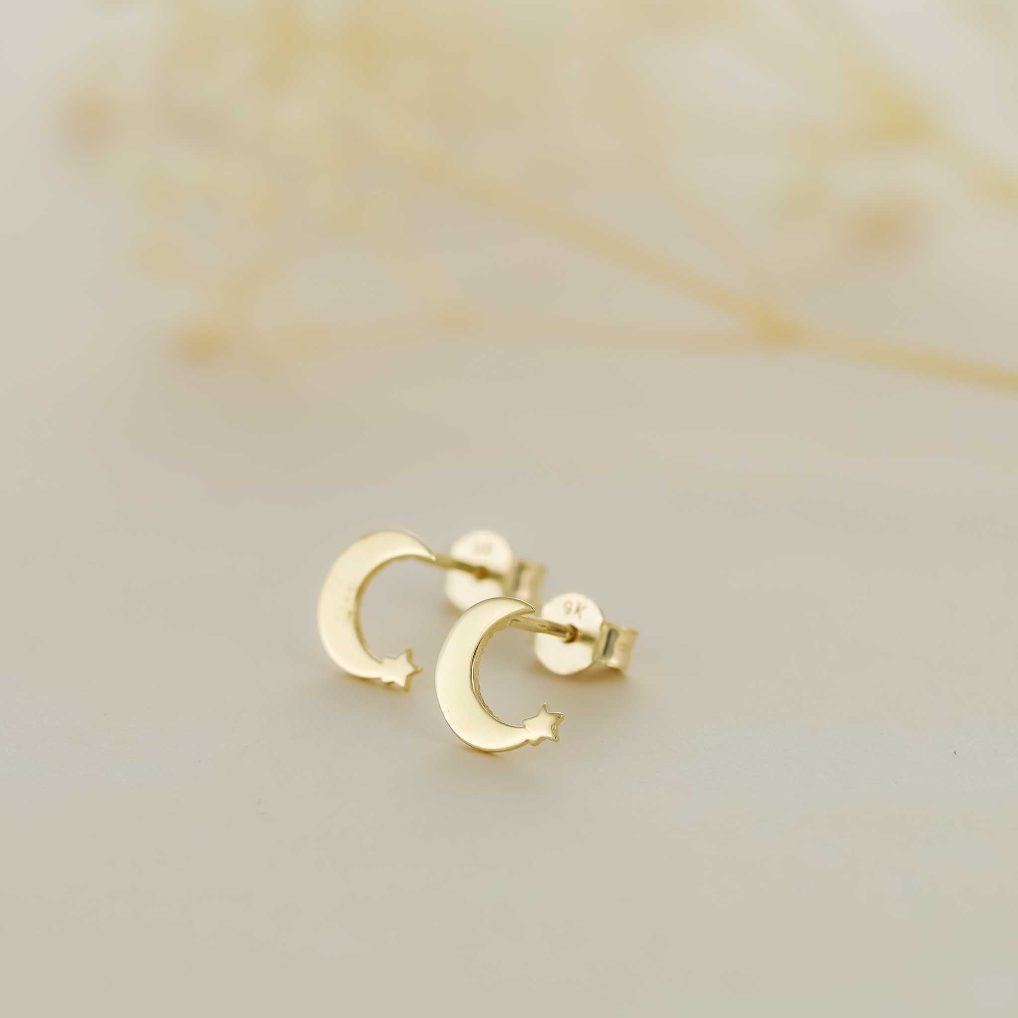 9ct Yellow Gold Moon Earings